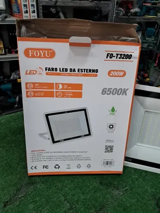 Faro LED Esterno 200W 6500K