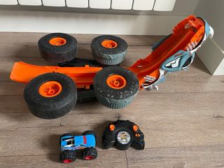 Camión RC Hot Wheels Rhinomite