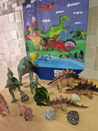 Familia de dinosaurios de juguete