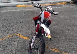 Husqvarna WR 300 2 tiempos