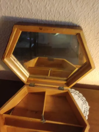 Neceser vintage de madera con espejo interior