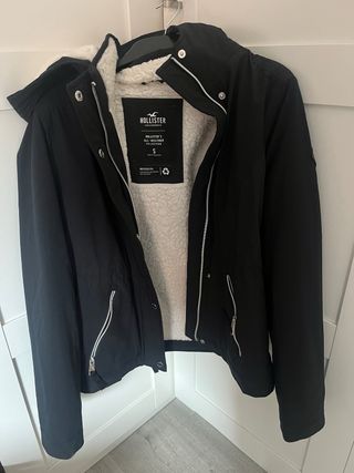 Cazadora Hollister forrada negra Talla S