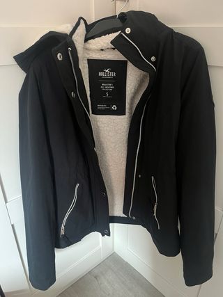 Cazadora Hollister forrada negra Talla S