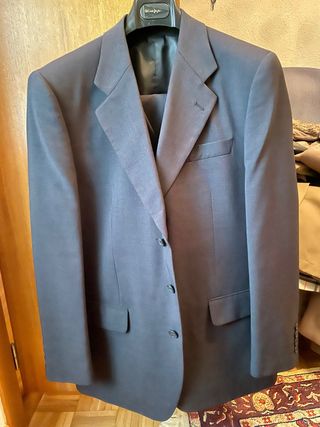 Traje de hombre azul marino