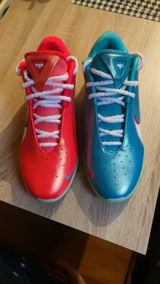 Nike LeBron 22 XMAS Talla 44.5 (10,5 USA)