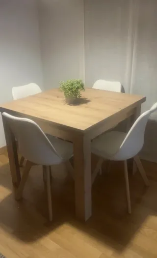 Mesa extensible a estrenar (SIN SILLAS)