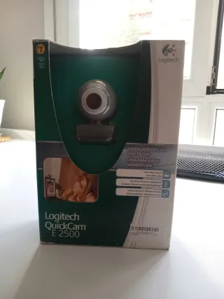 Logitech QuickCam E 2500 Webcam