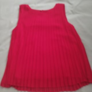 Blusa Zara roja plisada sin mangas