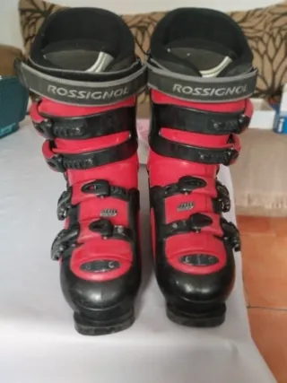 Botas de esquí Rossignol rojas y negras