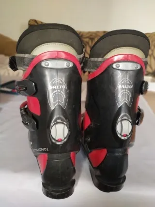 Botas de esquí Rossignol rojas y negras