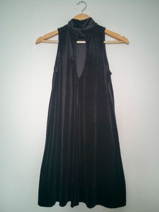 Vestido Negro Terciopelo Stradivarius Talla M