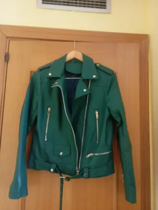 Cazadora nueva  motera verde talla L