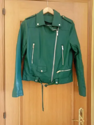 Cazadora nueva  motera verde talla L
