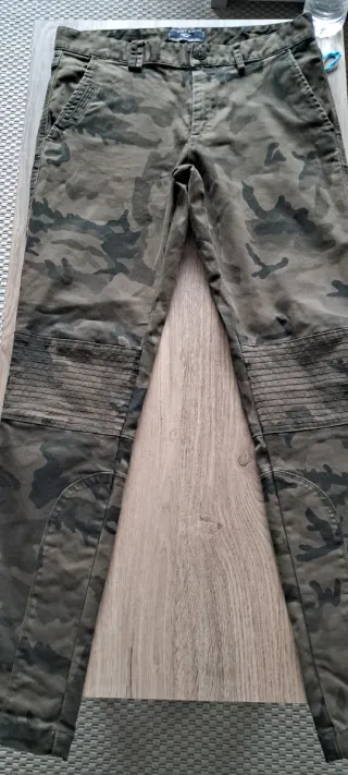 Pantalón camuflaje Zara