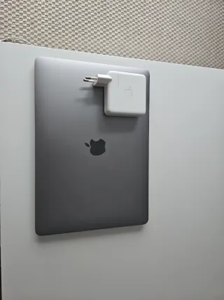 MacBook Pro 13 2020 8GB RAM 256GB SSD Gris