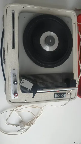 Tocadiscos vintage portátil