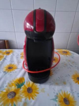 Cafetera Dolce Gusto Roja
