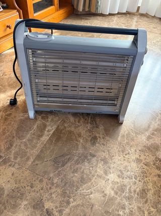 Estufa eléctrica gris y blanca