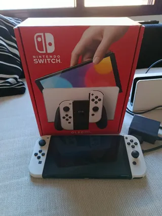 Nintendo Switch OLED Bianca con scatola originale