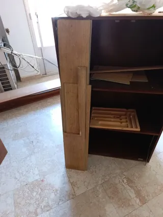 Parquet de madera, hay una 20 tablitas.
