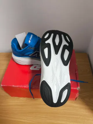 Zapatillas New Balance Azul y Blanco