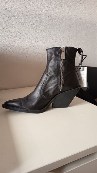 Botines cowboy negros de piel