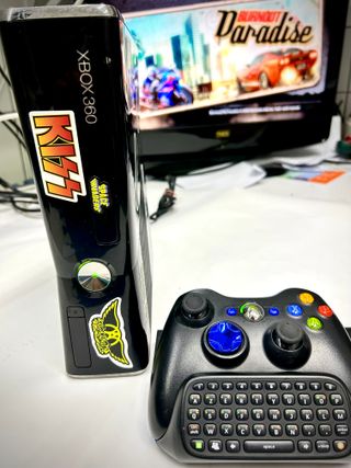 Xbox 360 Slim Speciale