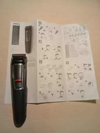 Recortadora de barba y accesorios