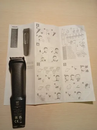 Recortadora de barba y accesorios