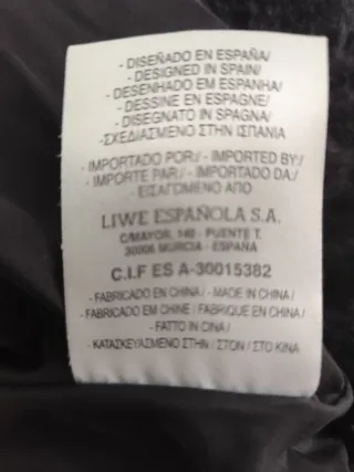 Cazadora negra pelo con capucha