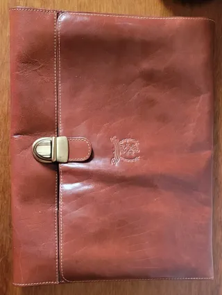 Portafolios de piel marrón