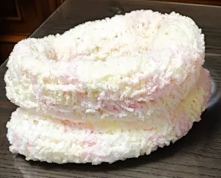 Collo di donna in lana fatto a mano