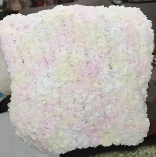 Collo di donna in lana fatto a mano