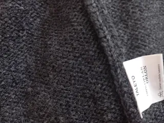 Vestido corto gris con lentejuelas