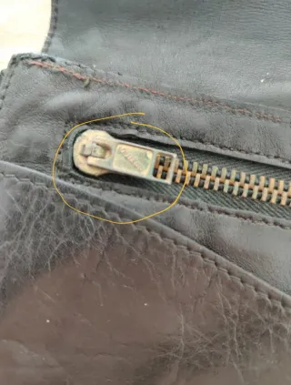 Cartera de mano Loewe en piel Negra