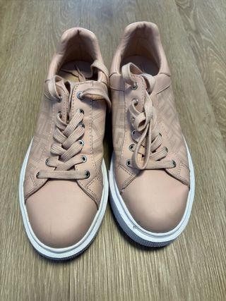 Zapatillas Guess rosa