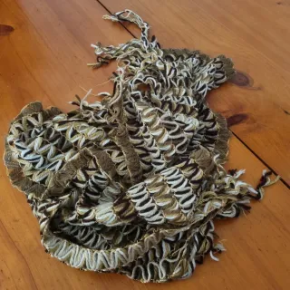 Bufanda tejida beige y marrón