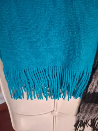 3 sciarpe in lana da donna