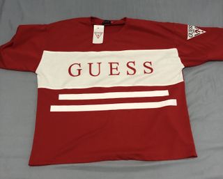 Conjunto deportivo Guess rojo y blanco