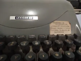 Máquina de escribir Olivetti Lexicon 80