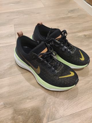 Zapatillas Nike Invincible 3 ZoomX Negras Doradas