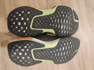 Zapatillas Nike Invincible 3 ZoomX Negras Doradas