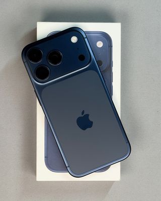 Apple iPhone 17 Pro Blu Profondo – 256GB / 100%