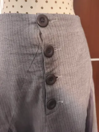 Falda bonita con botones