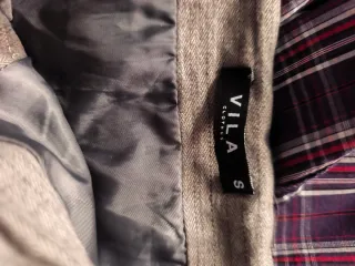 Falda bonita con botones