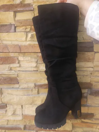 Stivali alti da donna neri