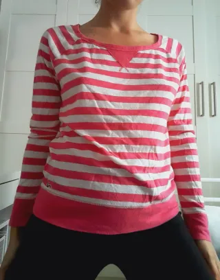 Camiseta rayas Hollister rosa y blanca