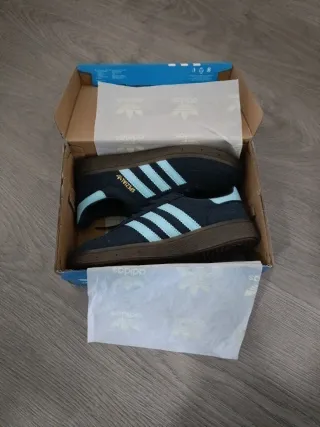 Adidas Spezial Azul Marino y Marrón