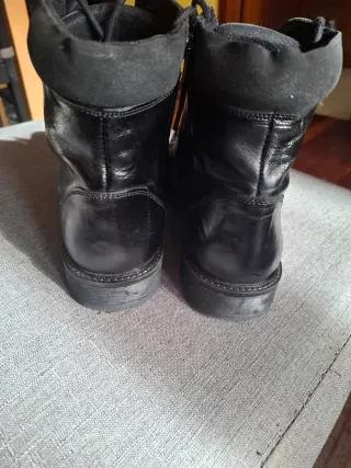 Botines negros de piel