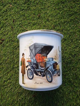 Bote de cerámica Fiat 1901